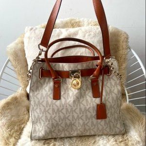 Michael Kors Hamilton Large Tote in Vanilla